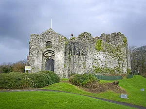 300px-Oystermouth_Castle_-_geograph.org.uk_-_1617797